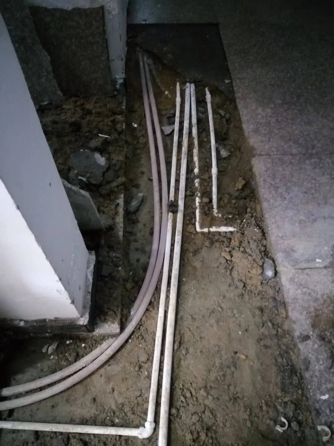 拱墅漏水，切勿盲目乱刨乱砸