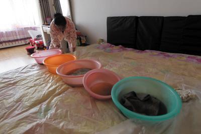 拱墅楼上漏水，住户失联，小区没物管，业主维权难！律师来支招……